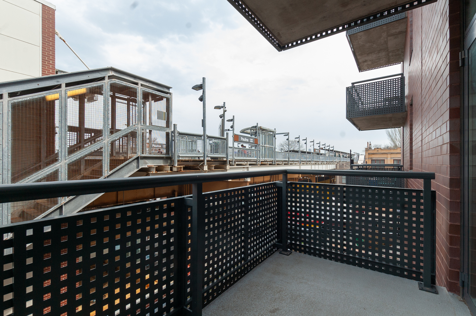 1714 W Roscoe Street Unit: 403