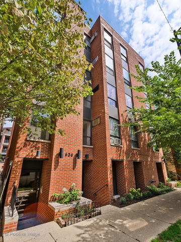 636 W Webster Avenue Unit: 103