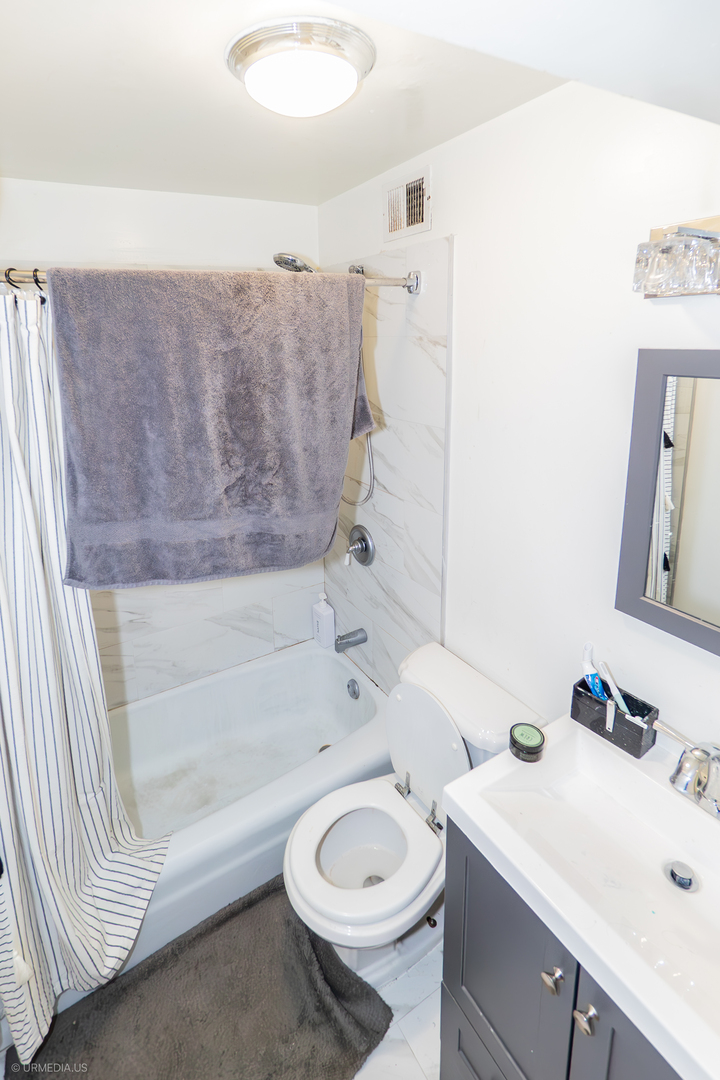 636 W Webster Avenue Unit: 103