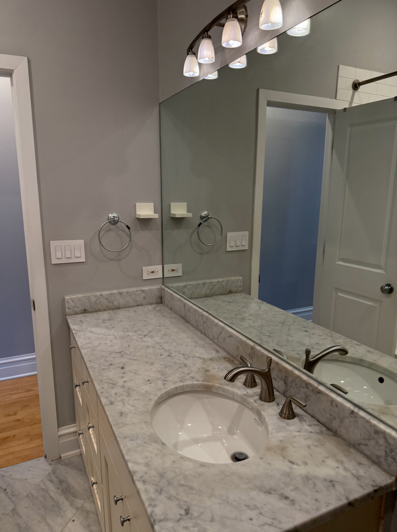 2024 N Clifton Avenue Unit: 2