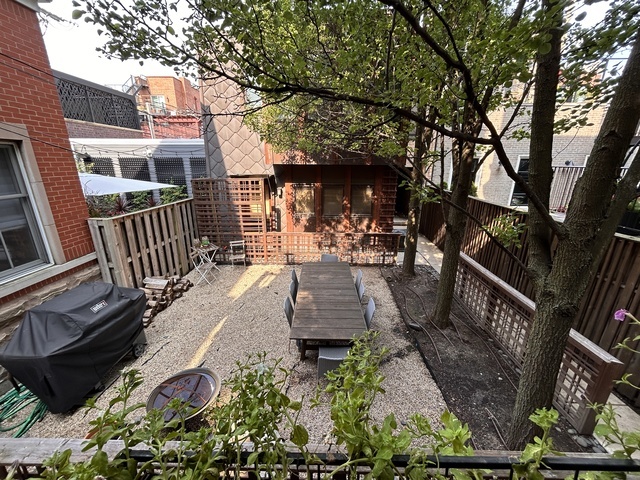 2024 N Clifton Avenue Unit: 2