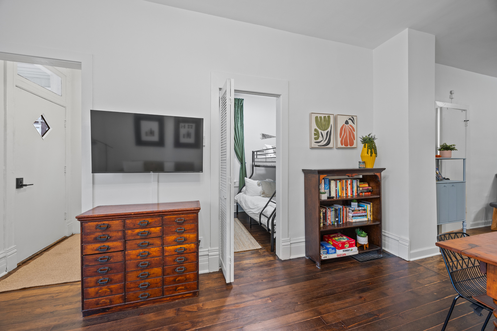 2148 W Belle Plaine Avenue Unit: 1