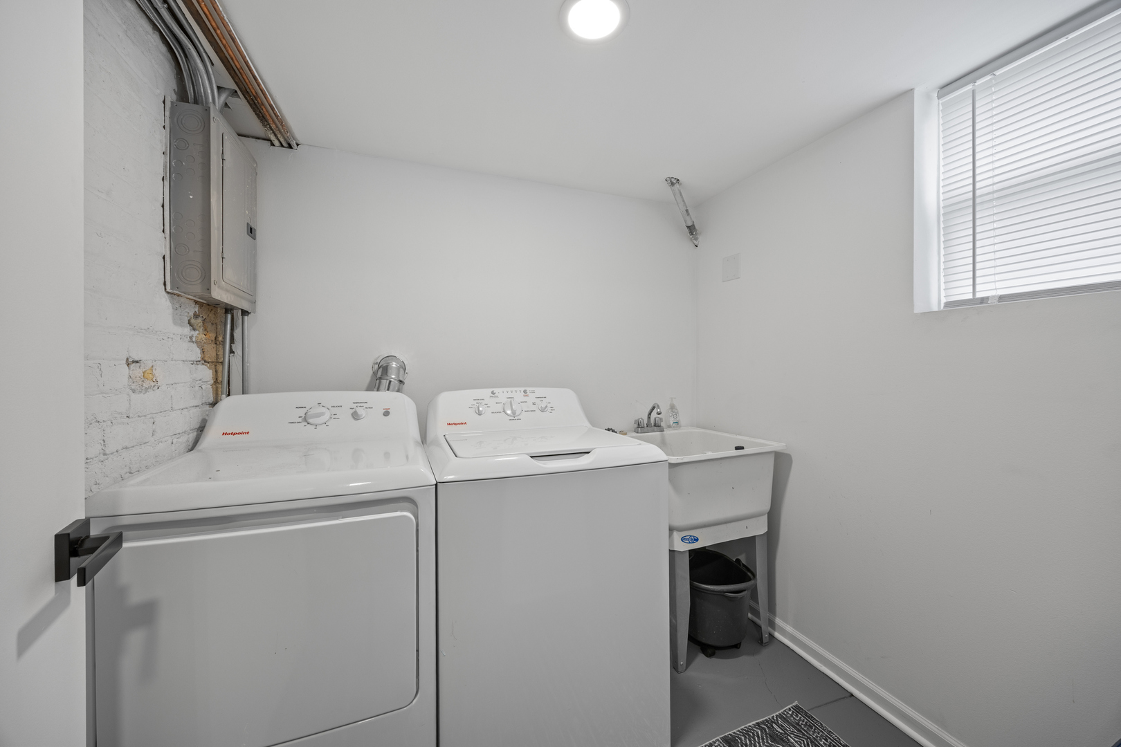 2148 W Belle Plaine Avenue Unit: 1