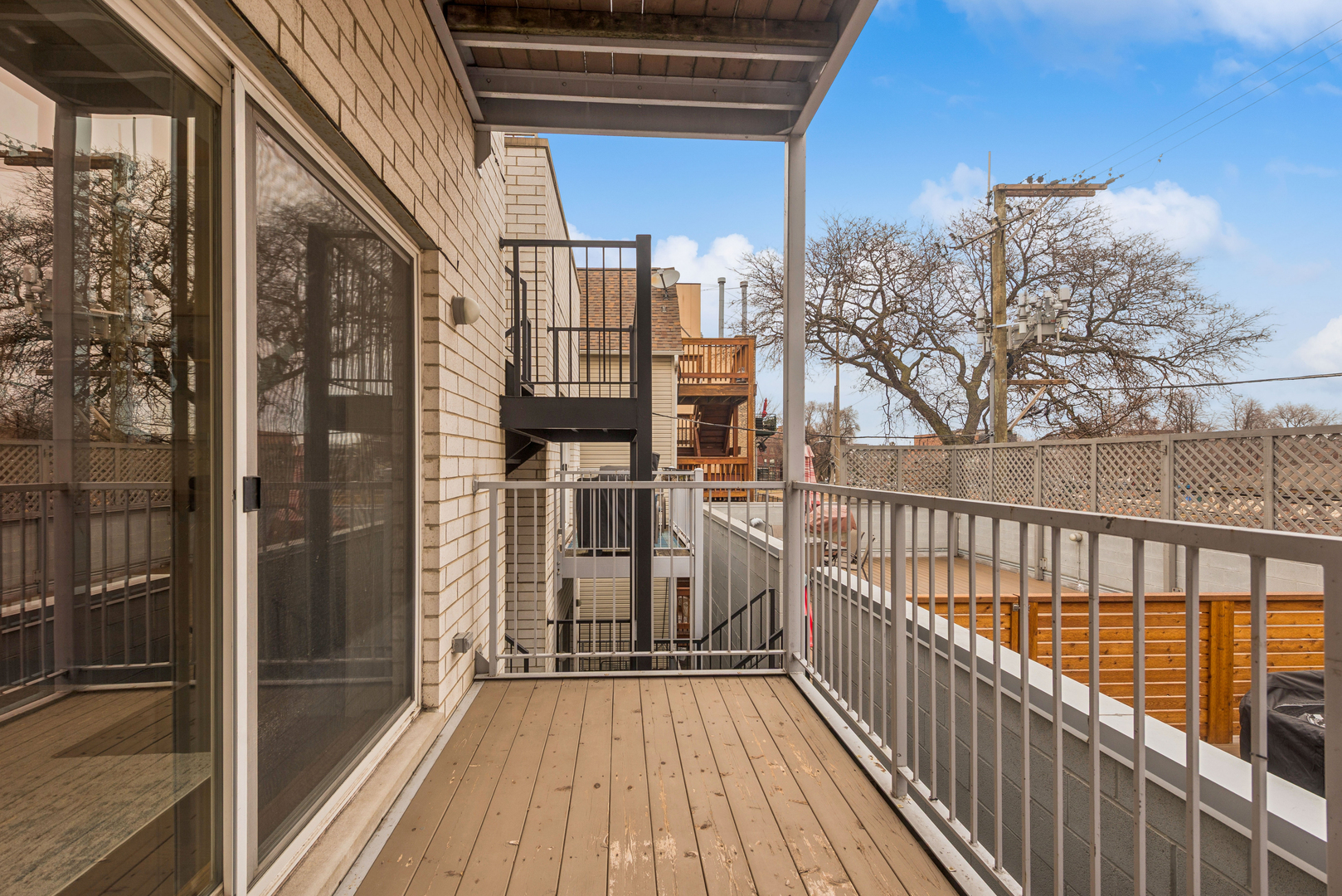 2521 N Ashland Avenue Unit: 2S