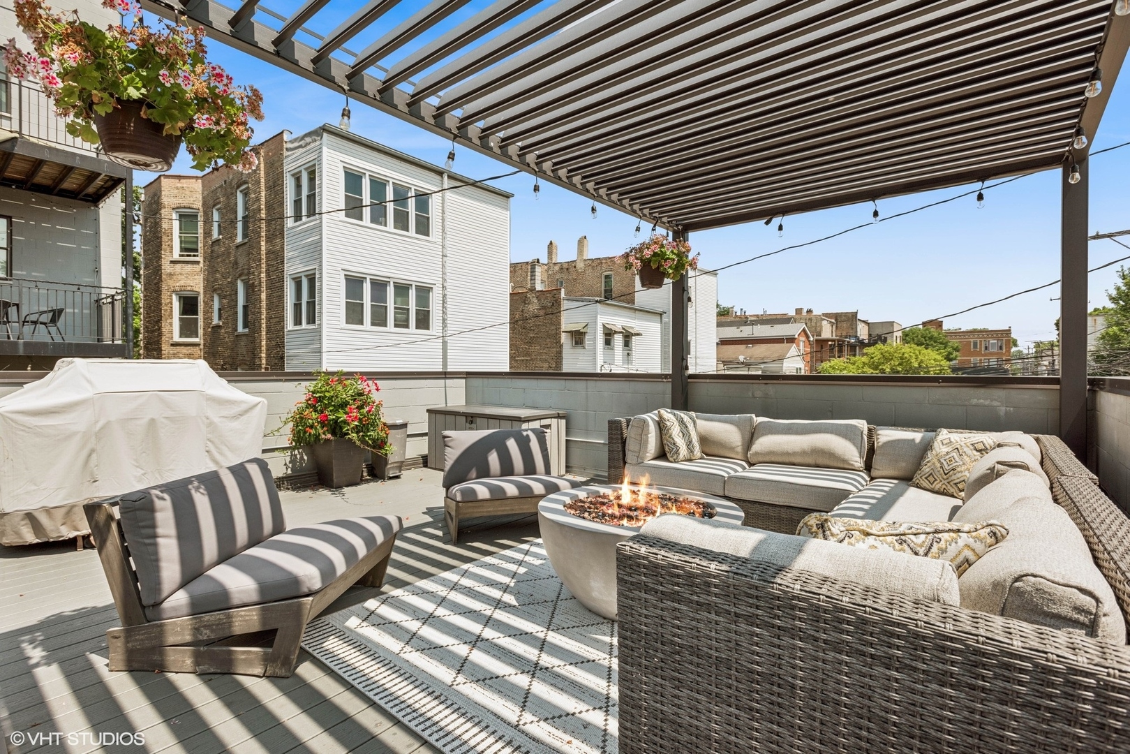 2733 W Hirsch Street Unit: 1E