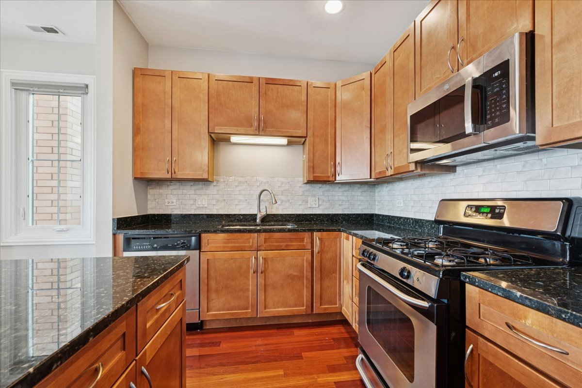 2239 N Lister Avenue Unit: 402