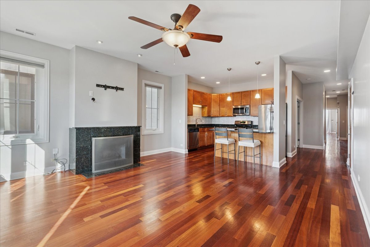 2239 N Lister Avenue Unit: 402