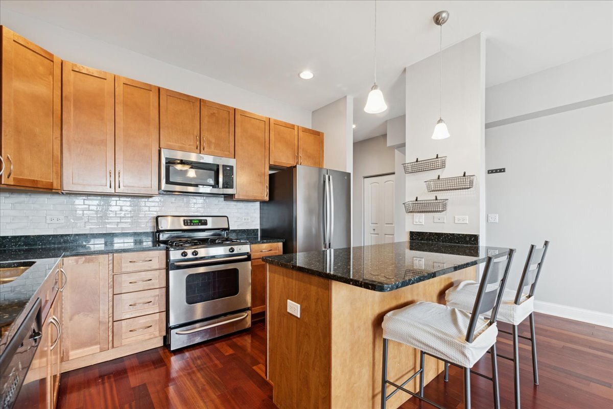 2239 N Lister Avenue Unit: 402