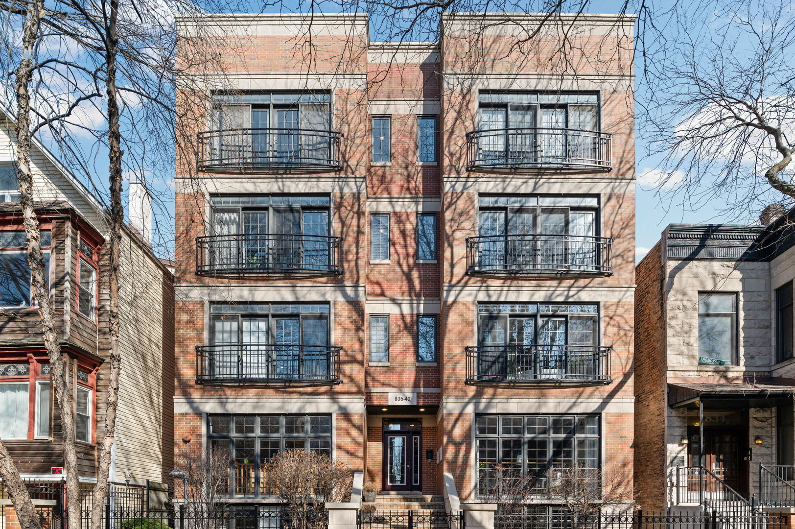 840 W Roscoe Street Unit: 4W