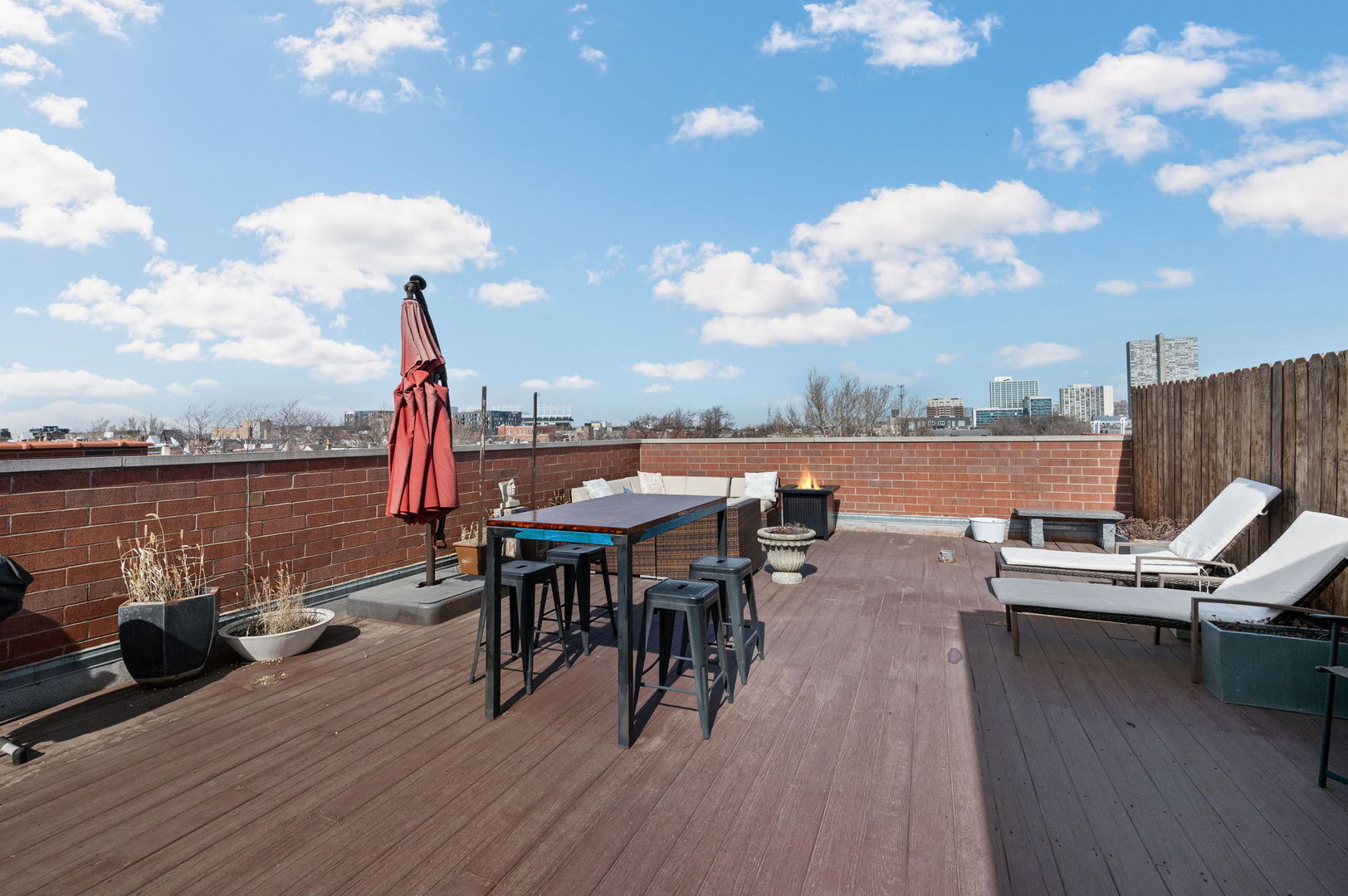 840 W Roscoe Street Unit: 4W