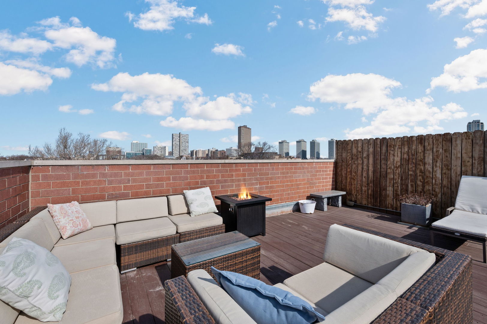 840 W Roscoe Street Unit: 4W