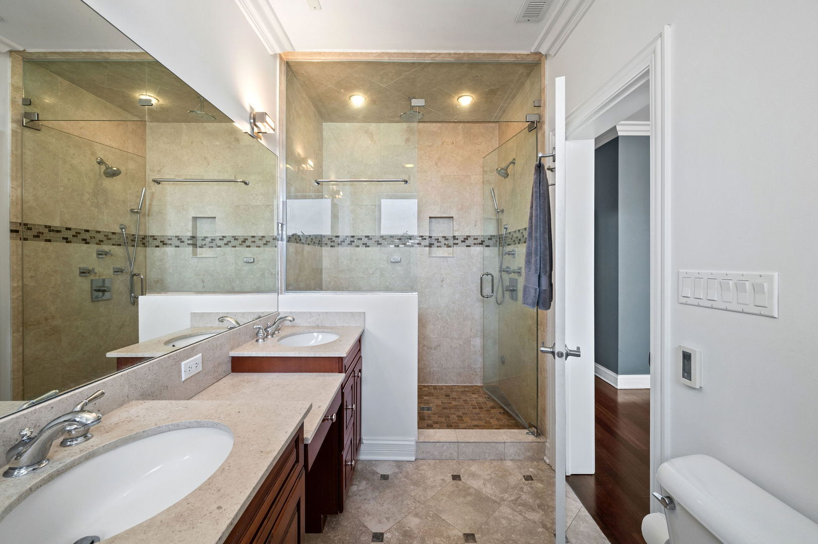 840 W Roscoe Street Unit: 4W