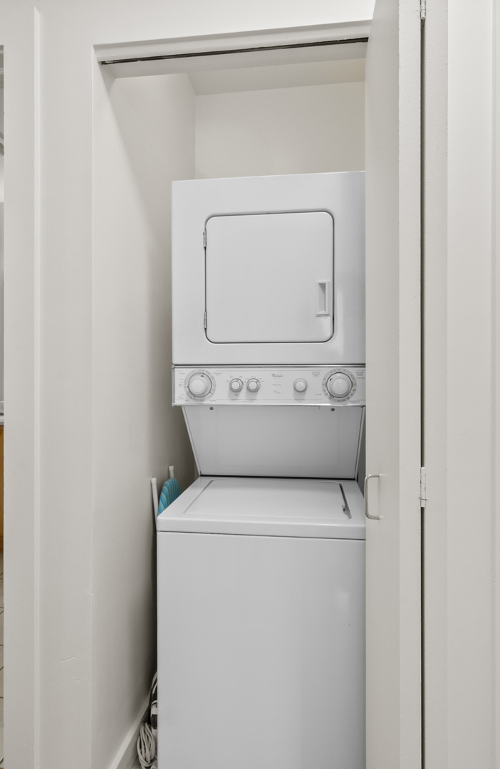 2238 W Maypole Avenue Unit: 101