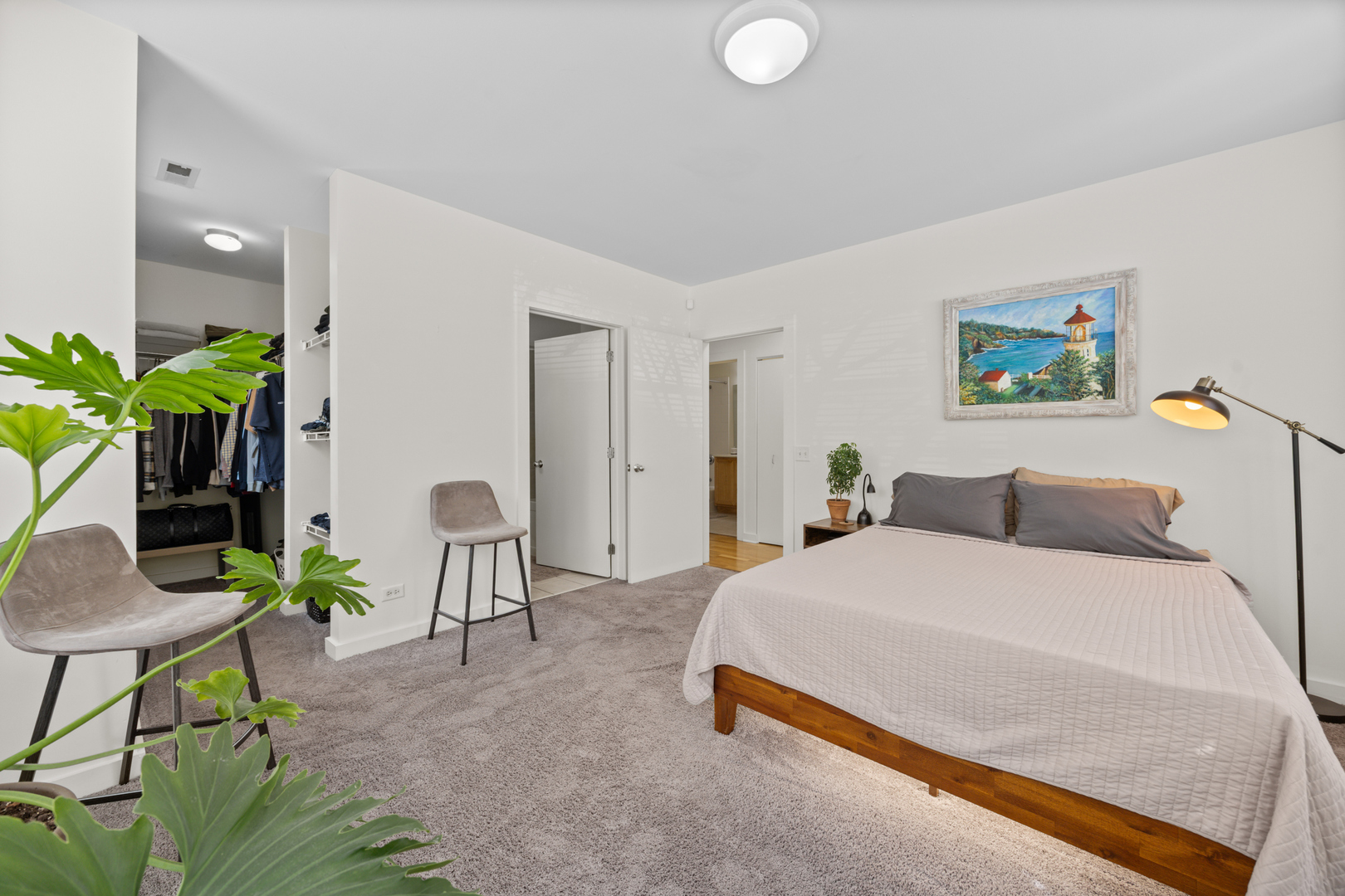 2238 W Maypole Avenue Unit: 101