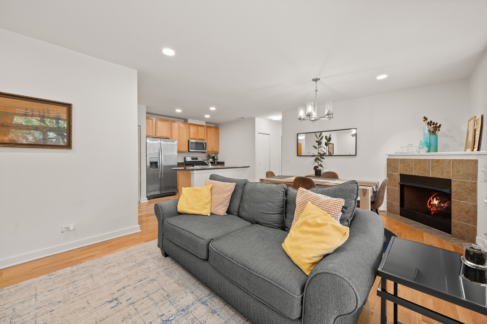 2238 W Maypole Avenue Unit: 101