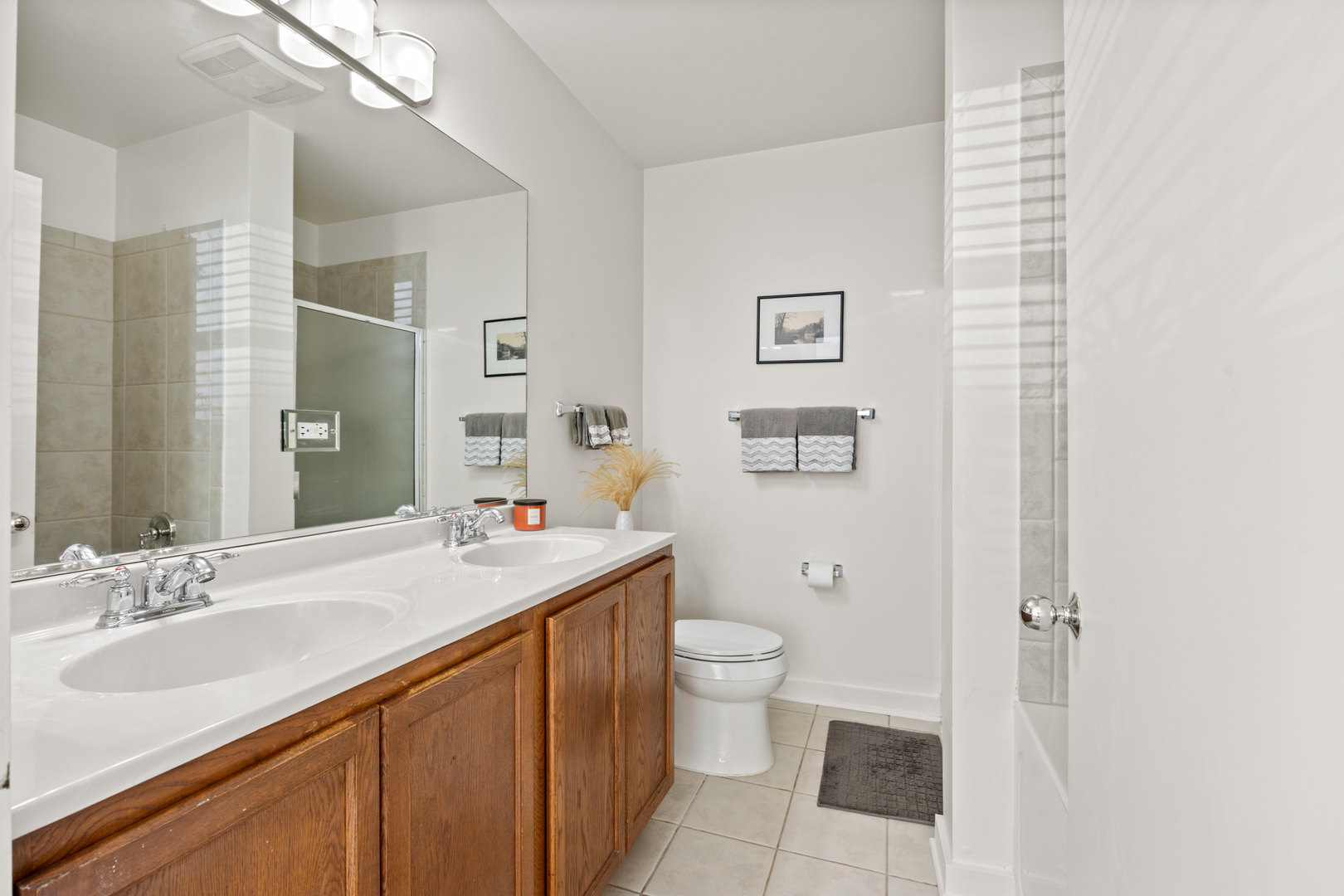 2238 W Maypole Avenue Unit: 101