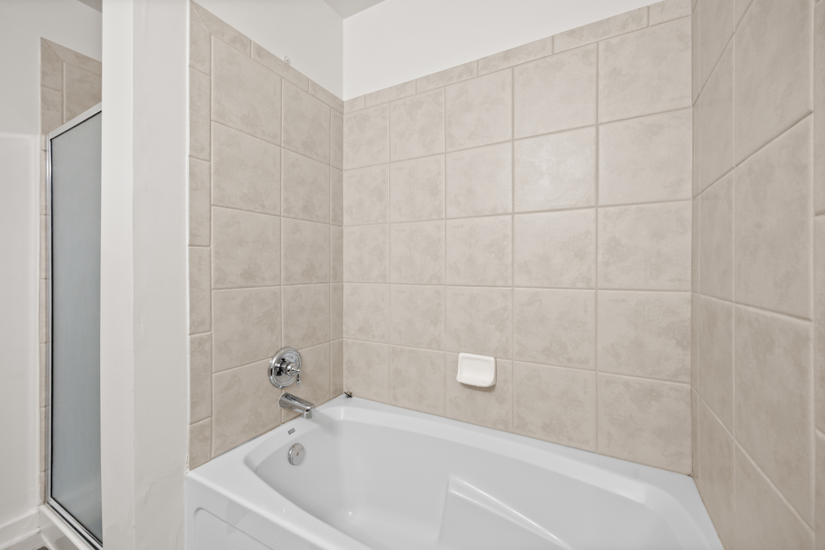 2238 W Maypole Avenue Unit: 101