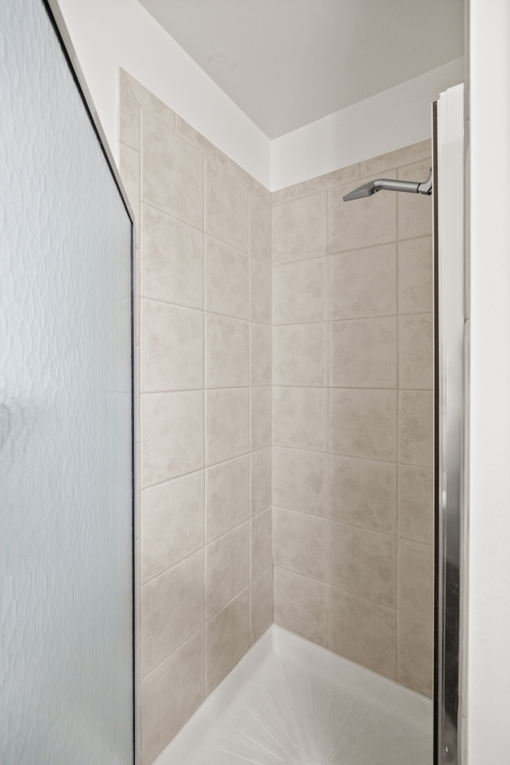 2238 W Maypole Avenue Unit: 101