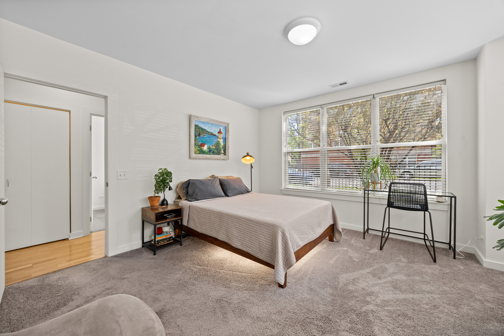 2238 W Maypole Avenue Unit: 101