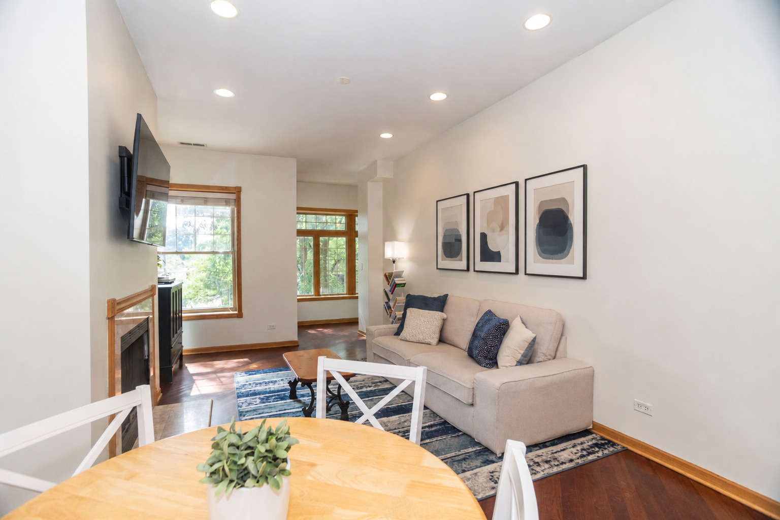 6151 N Glenwood Avenue Unit: 205