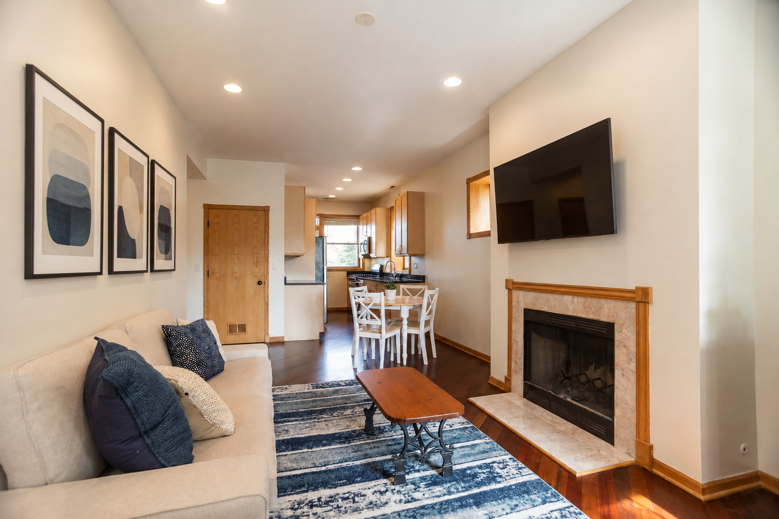 6151 N Glenwood Avenue Unit: 205