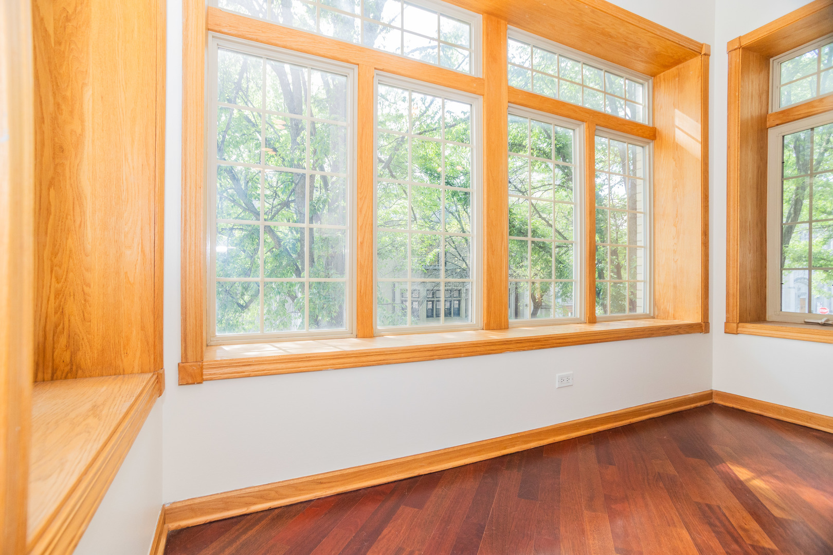 6151 N Glenwood Avenue Unit: 205