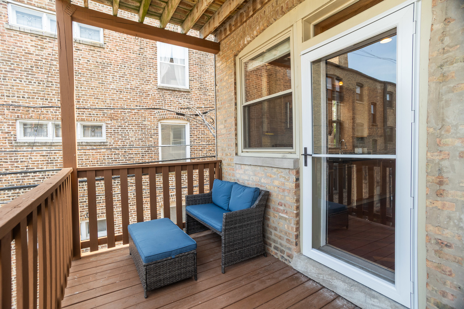 6151 N Glenwood Avenue Unit: 205