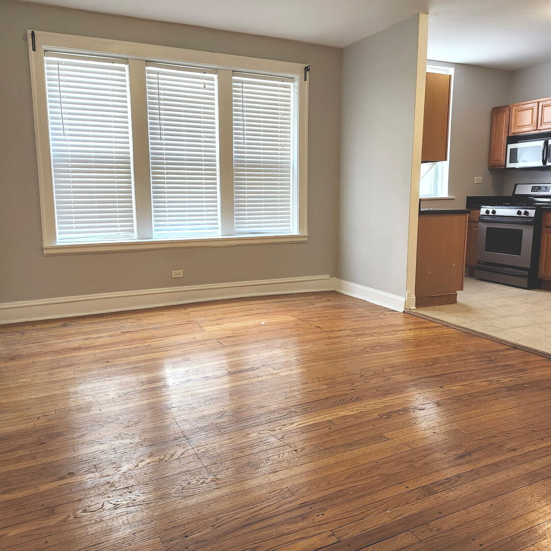 3015 W Armitage Avenue Unit: 2E