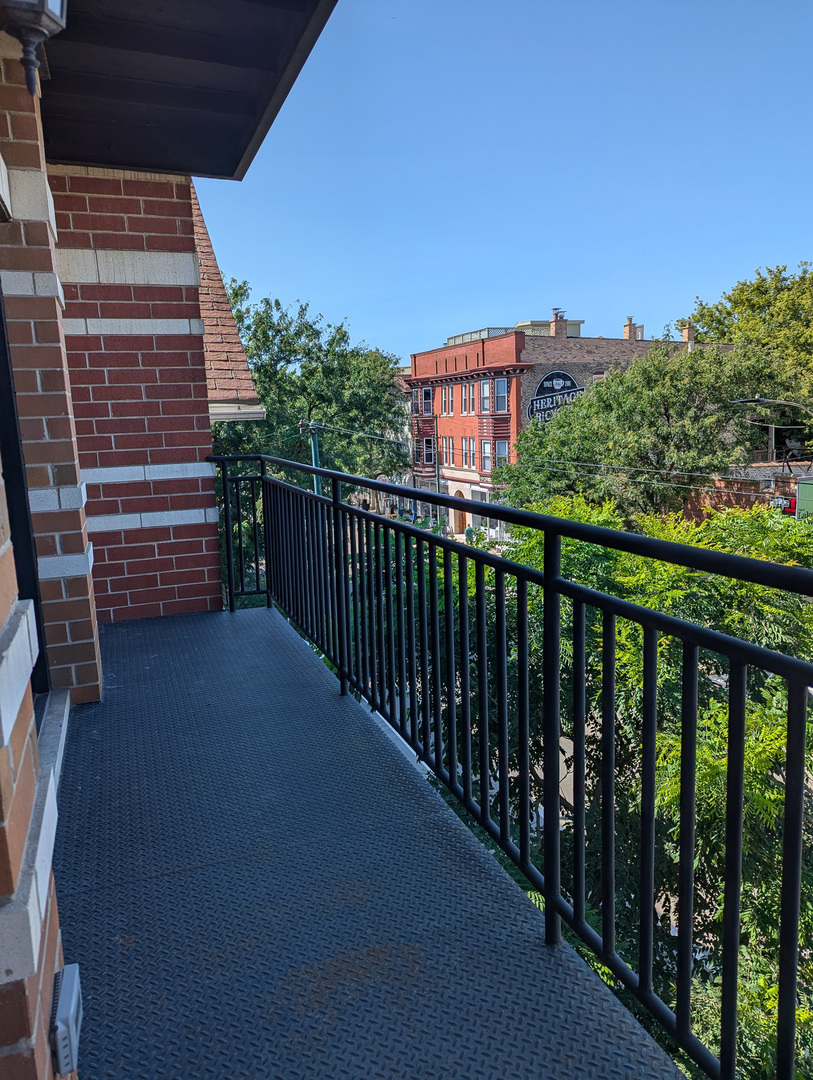 2942 N LINCOLN Avenue Unit: 4S