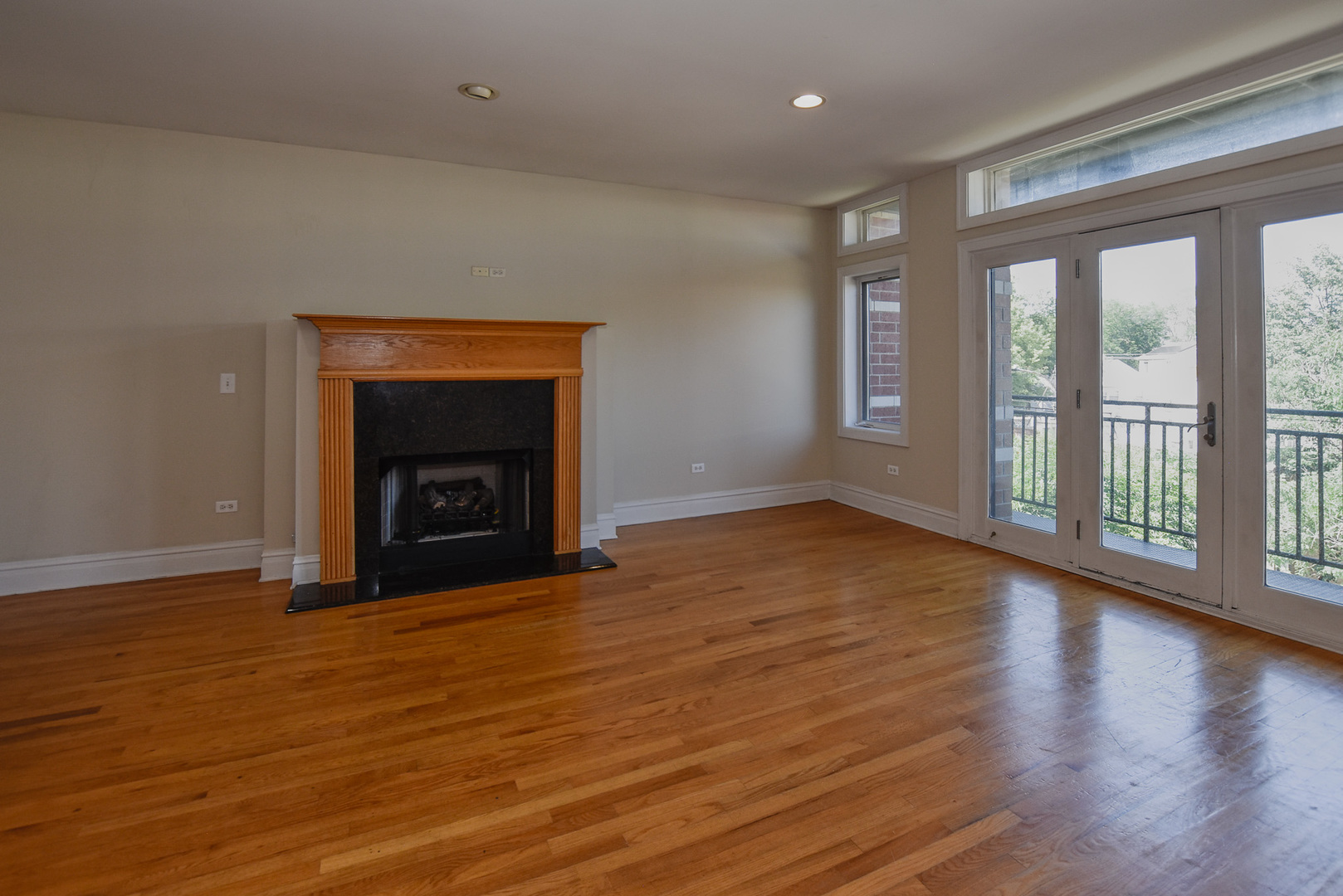 2942 N LINCOLN Avenue Unit: 4S