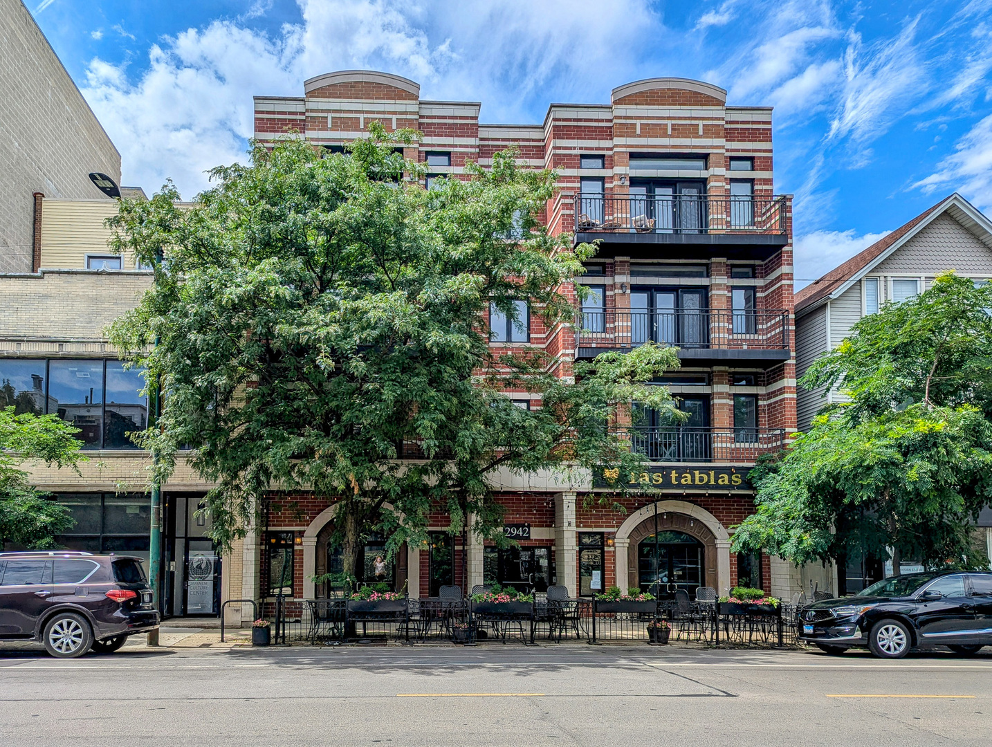 2942 N LINCOLN Avenue Unit: 4S