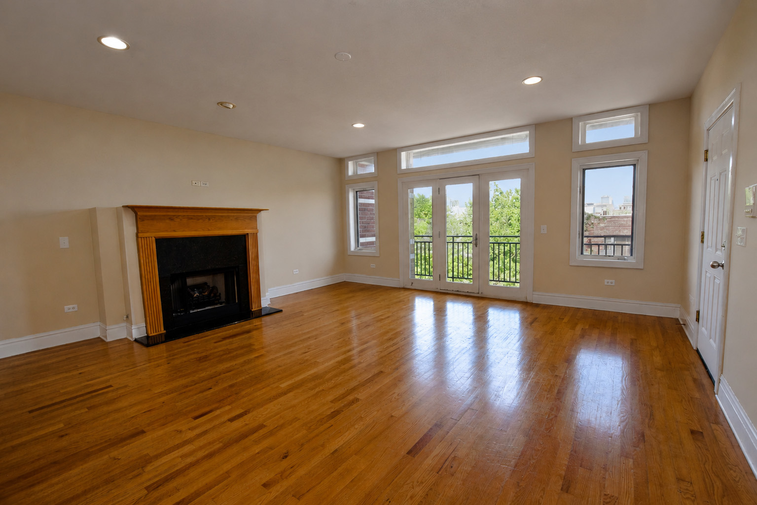 2942 N LINCOLN Avenue Unit: 4S