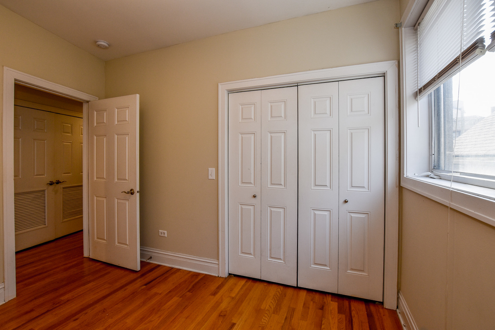 2942 N LINCOLN Avenue Unit: 4S