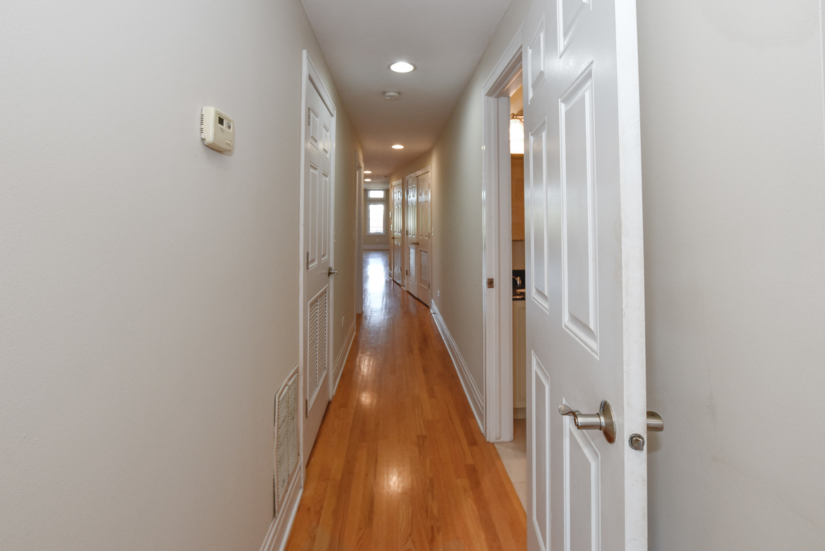 2942 N LINCOLN Avenue Unit: 4S