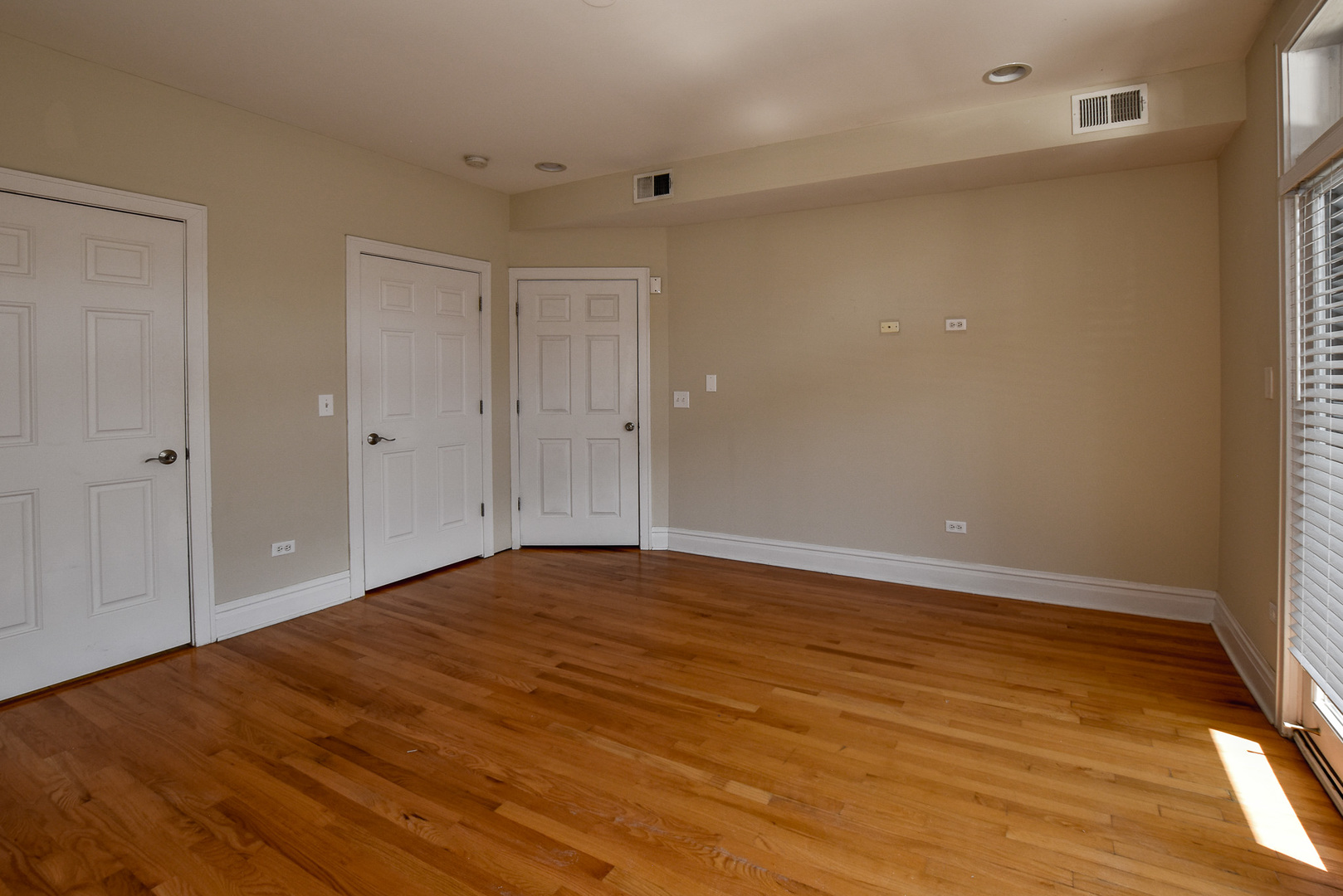 2942 N LINCOLN Avenue Unit: 4S