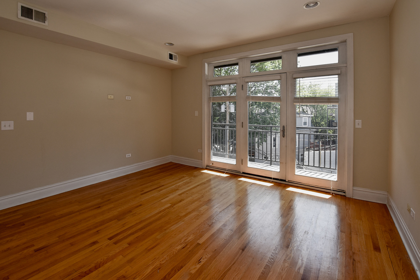 2942 N LINCOLN Avenue Unit: 4S