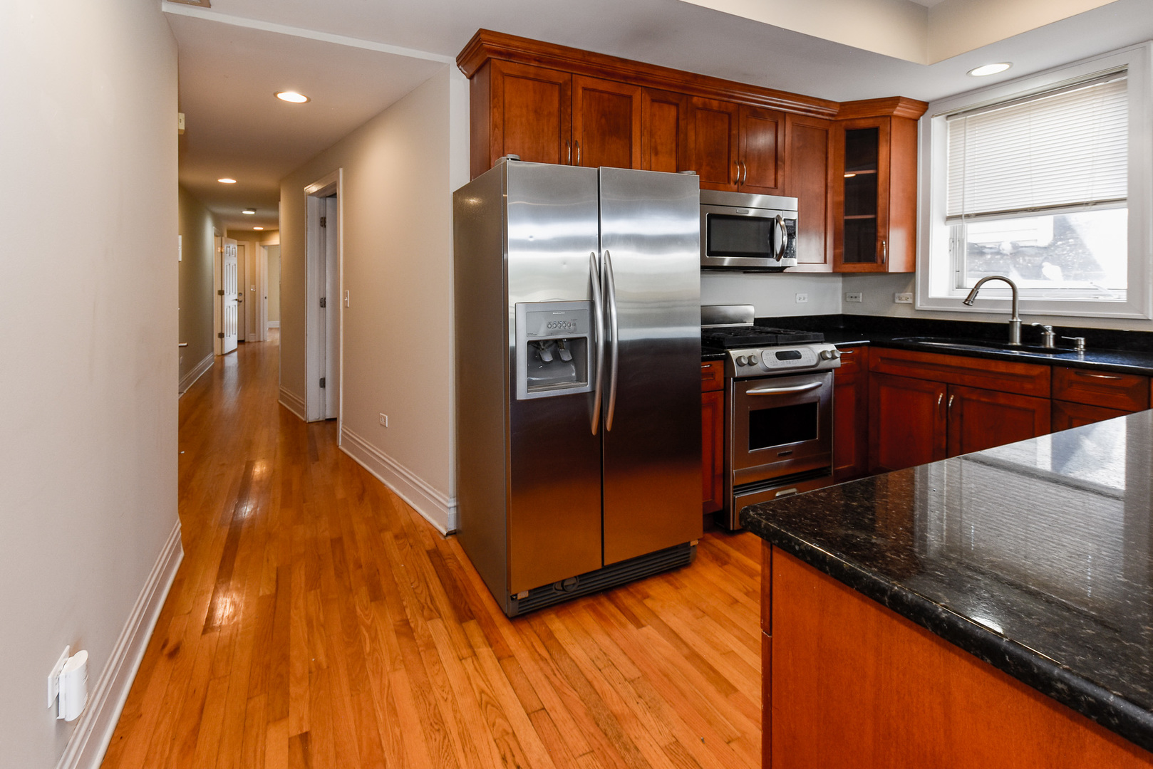 2942 N LINCOLN Avenue Unit: 4S