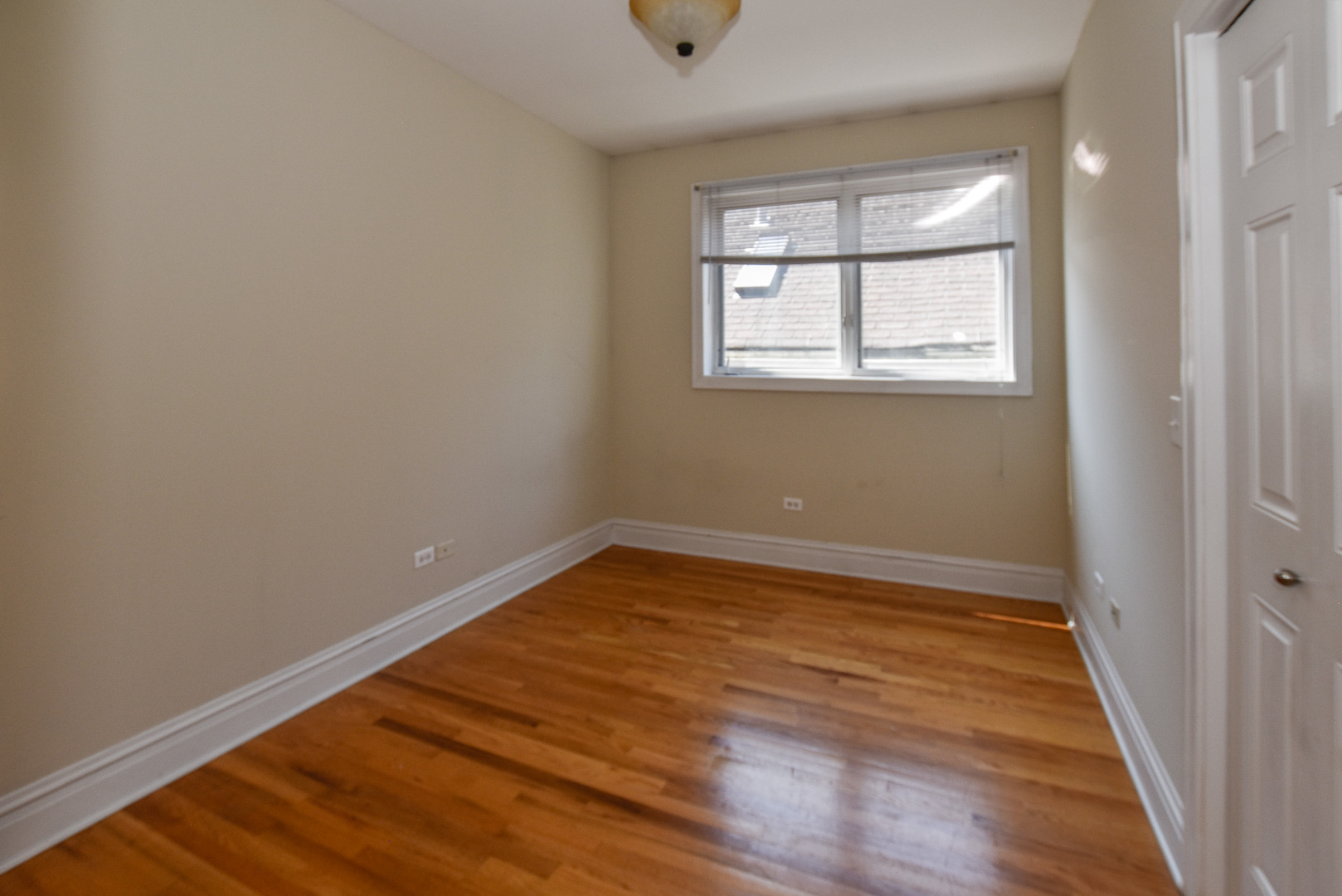 2942 N LINCOLN Avenue Unit: 4S