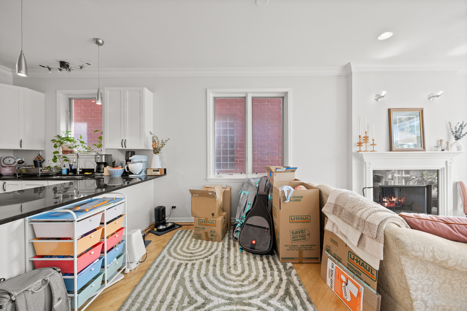 1755 N Artesian Avenue Unit: 2