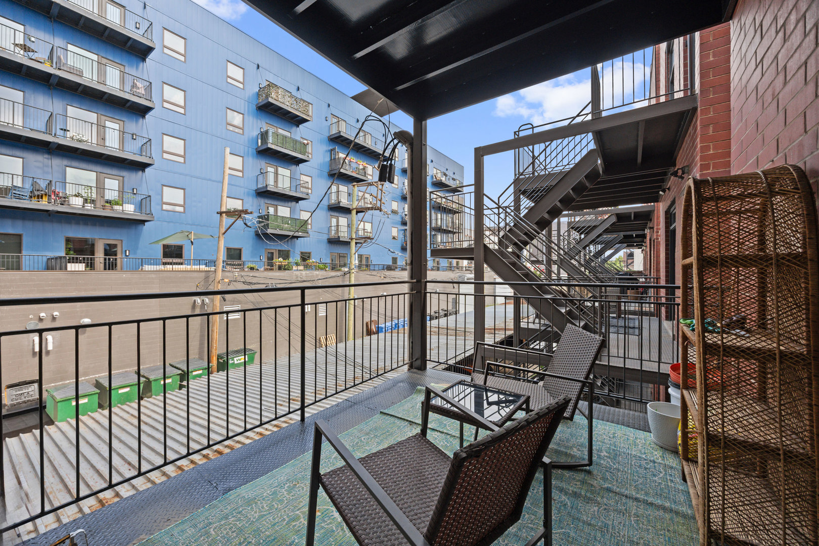 1755 N Artesian Avenue Unit: 2