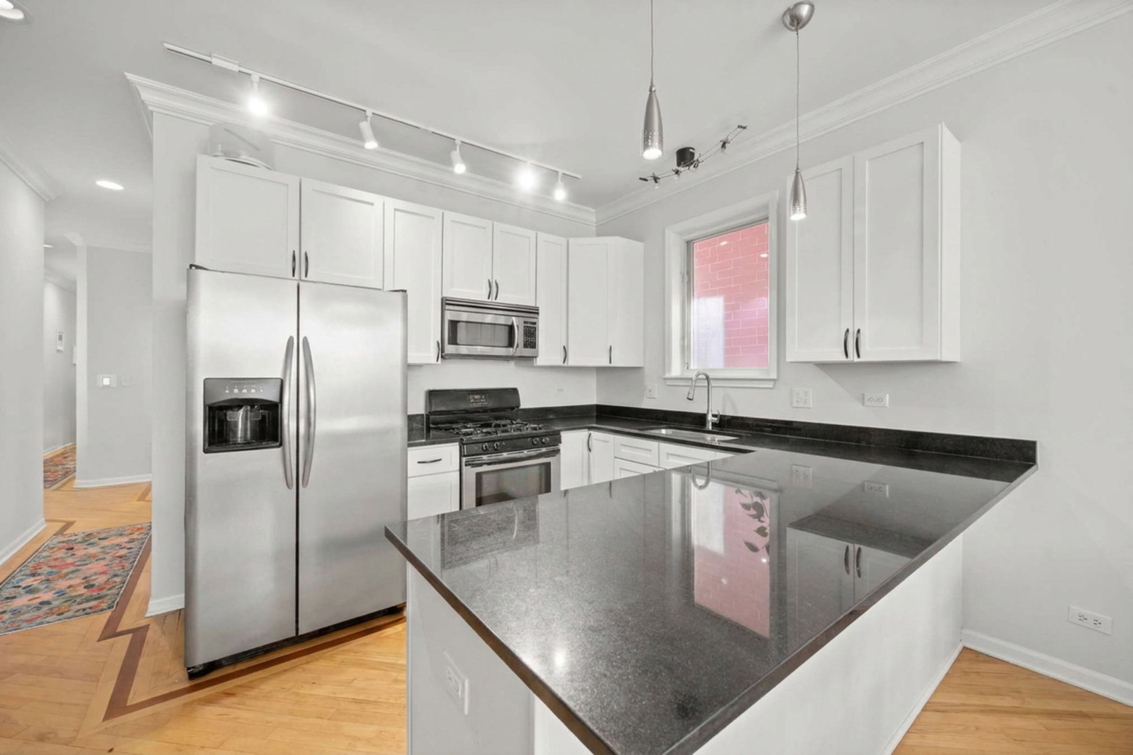 1755 N Artesian Avenue Unit: 2