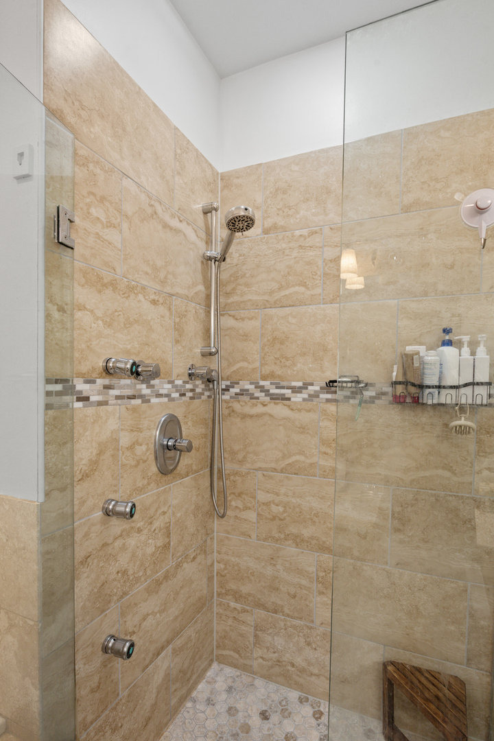 1755 N Artesian Avenue Unit: 2