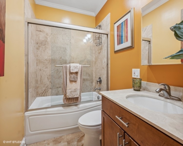 927 W EASTWOOD Avenue Unit: 1E
