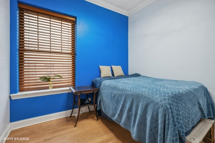 927 W EASTWOOD Avenue Unit: 1E