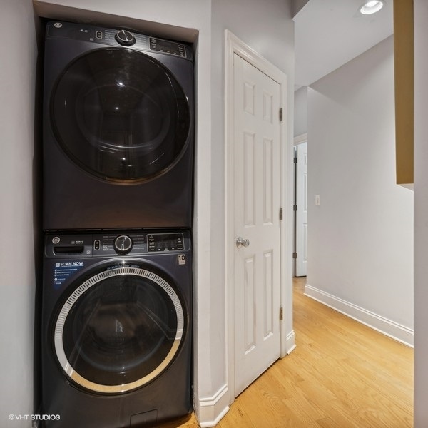 927 W EASTWOOD Avenue Unit: 1E