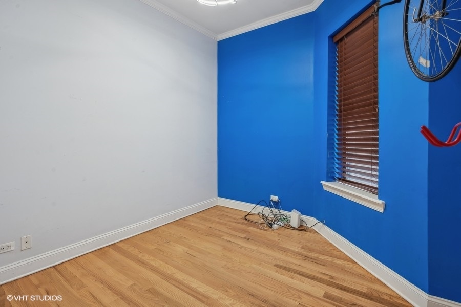 927 W EASTWOOD Avenue Unit: 1E
