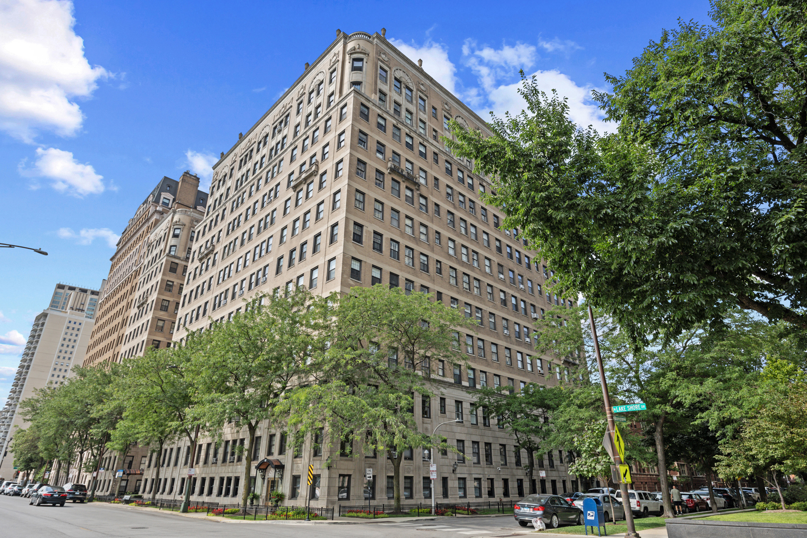3530 N Lake Shore Drive Unit: 7B