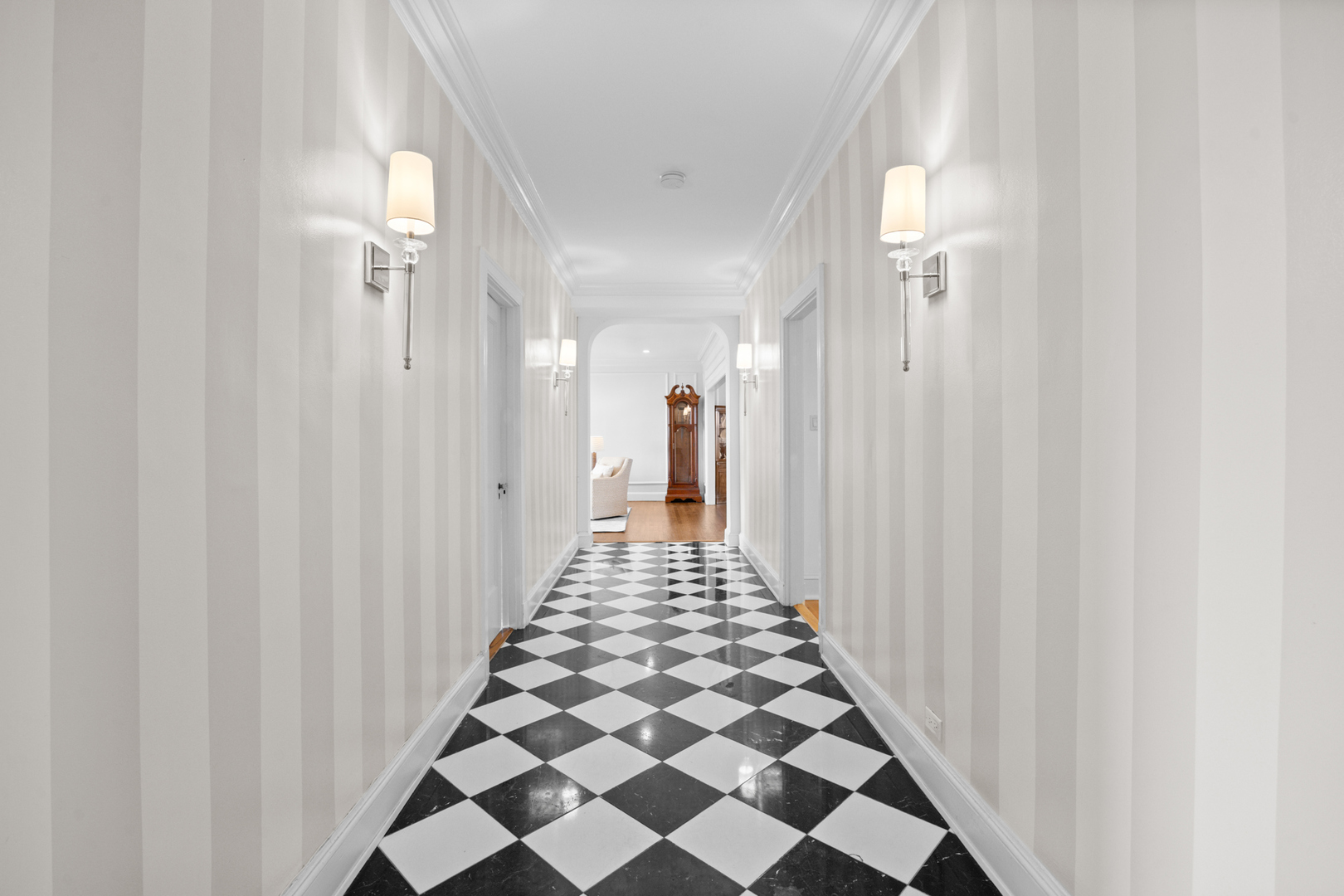 3530 N Lake Shore Drive Unit: 7B