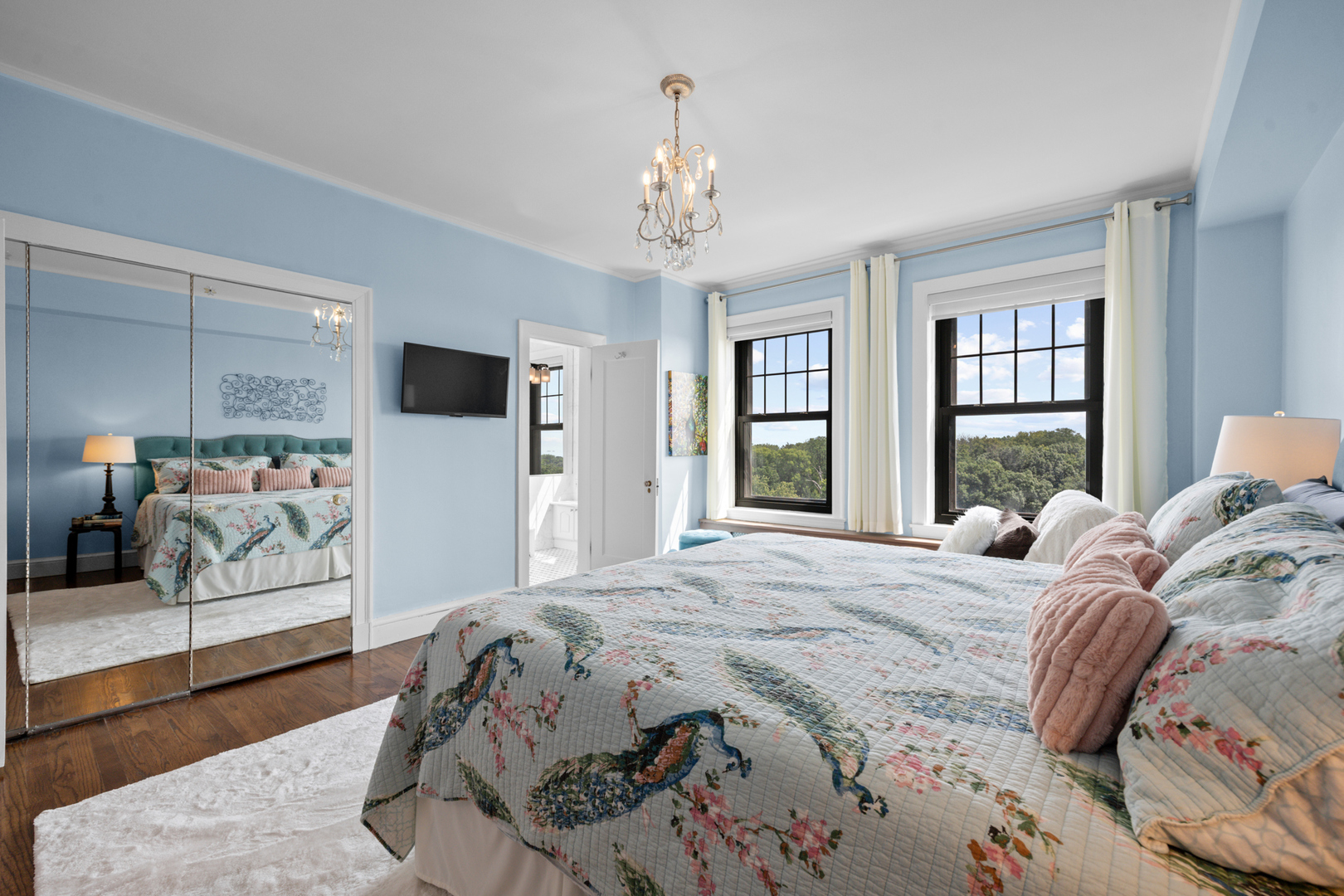 3530 N Lake Shore Drive Unit: 7B