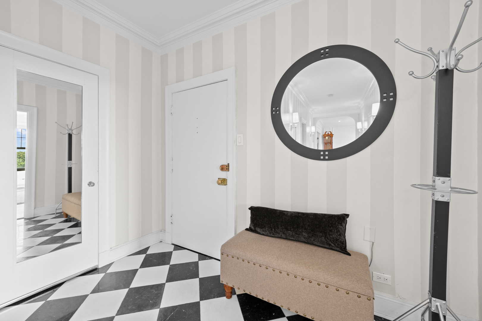 3530 N Lake Shore Drive Unit: 7B